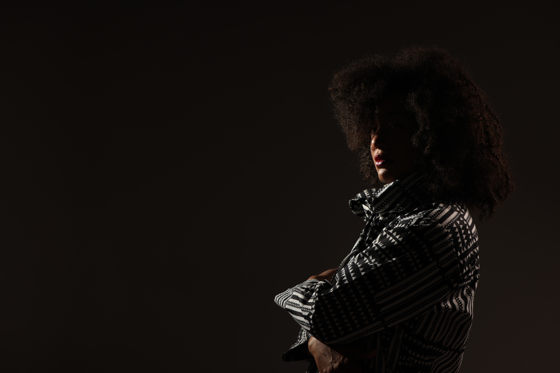 Arlene Gould studio silhouette portrait — Photo by Haim Bargig